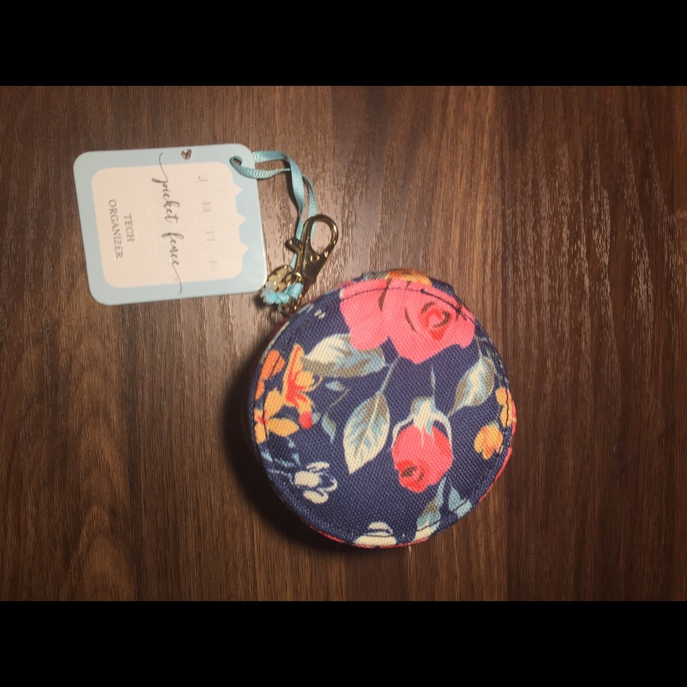 Tech Organizer - Picture 2 of 3